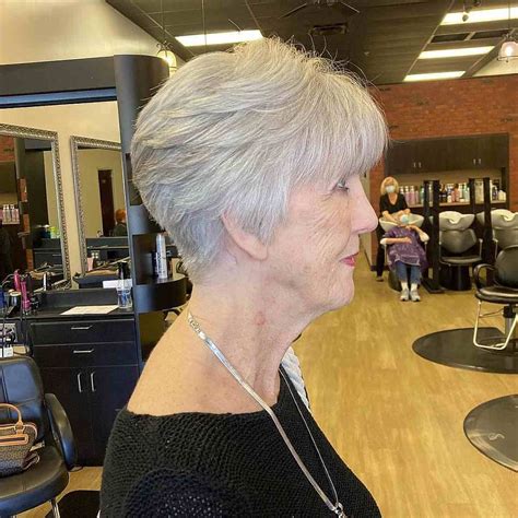 17 Stylish Wedge Haircuts for Women Over 70 | Wedge hairstyles, Short ...
