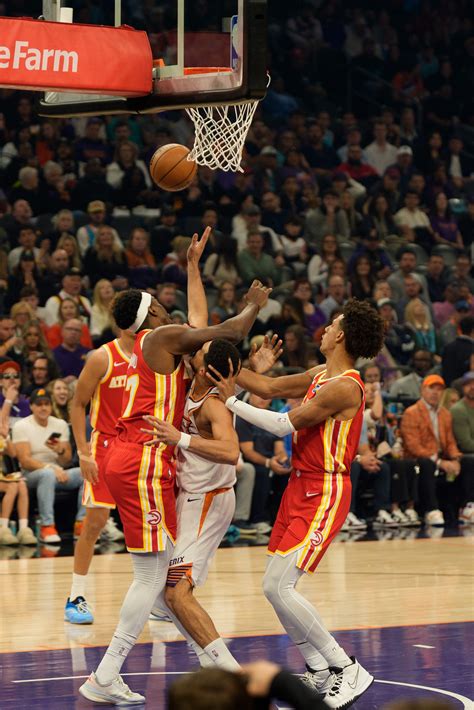 How Phoenix Suns blew 22-point lead in fourth quarter of loss to Hawks