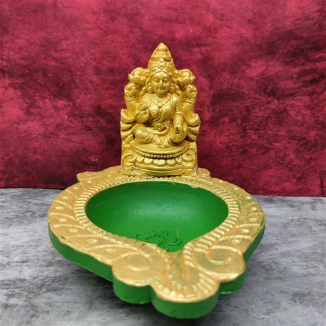 Clay Lakshmi Vilakku - LV5 – Decor Duniya