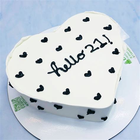 Black White Combination Heart Shape Cake – Bento Cakes Noida