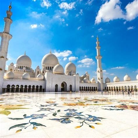 Sheikh Zayed Mosque Tour & Ferrari World from Abu Dhabi, Mezquita ...