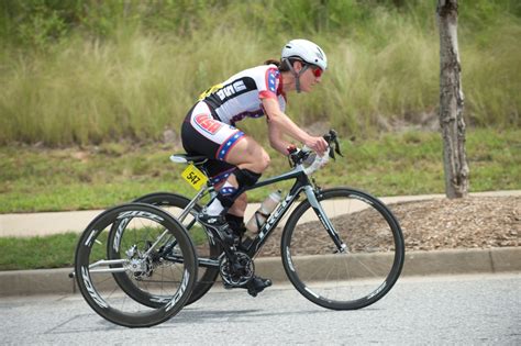 Walsh closes in on Cooke in cycling road race