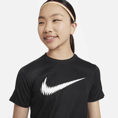 Nike Trophy23 Older Kids' Dri-FIT Short-Sleeve Top. Nike IN