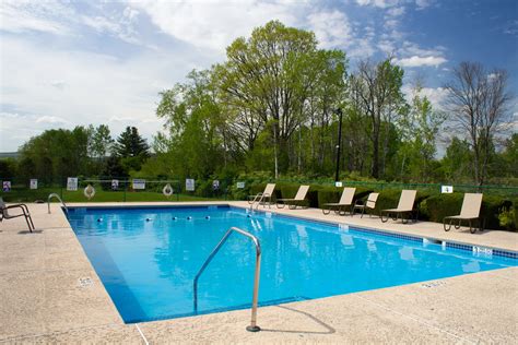 Hickory Grove Apartments