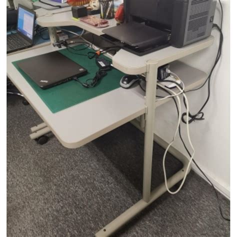 Computer Table Two Layers 的图像结果