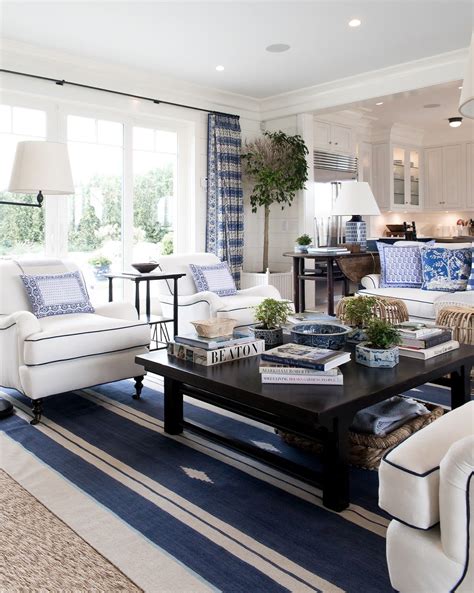Casinha colorida: Como nos Hamptons... | Blue and white living room ...