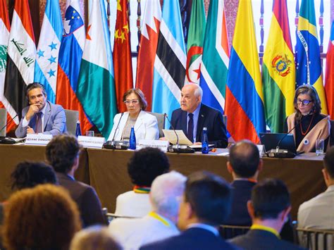 Rendición de cuentas ya: 12 países toman medidas para frenar el ...