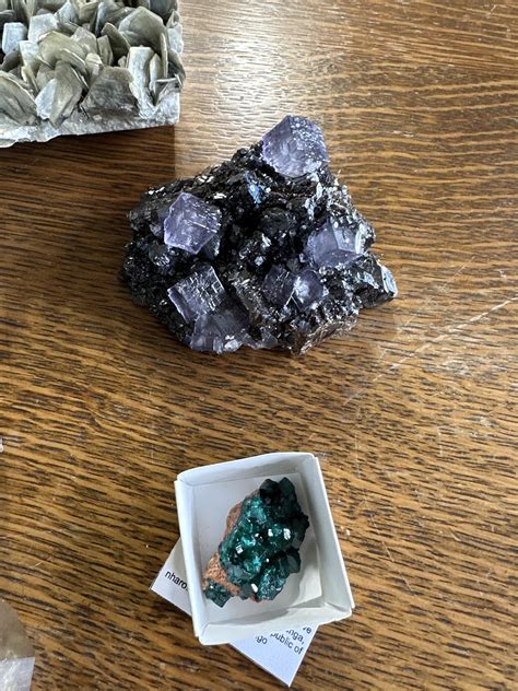 Good haul from the NJ mineral show today : r/Minerals