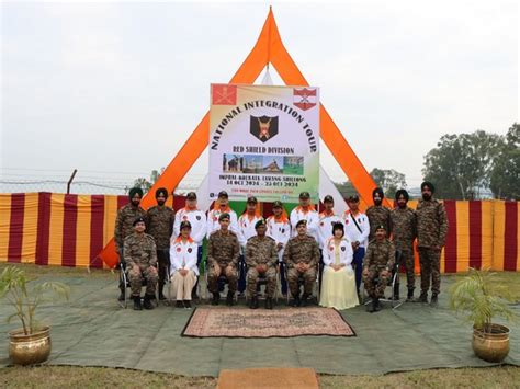 Indian Army flags off 10 day 'National Integration Tour' for 9 youth ...