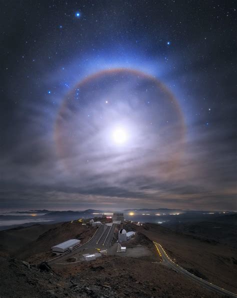 A spectacular lunar halo (known as a 22° halo) in the sky above La ...