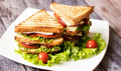 Make onion cheese sandwich for breakfast, learn how to make pyaj ka ...