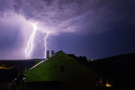 Cijena struje u Hrvatskoj u padu, HEP će trljati ruke?