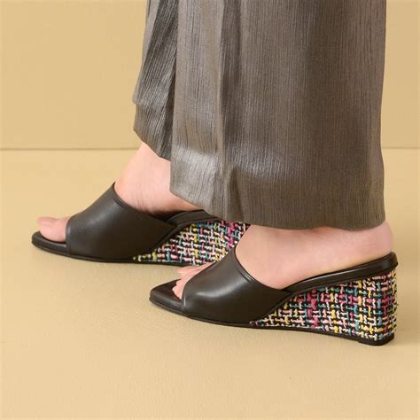 Black Tweed Wedges – Dip Your Toes