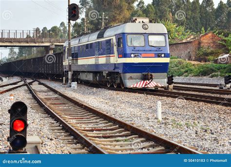 LED Indicator On Local Train 的图像结果