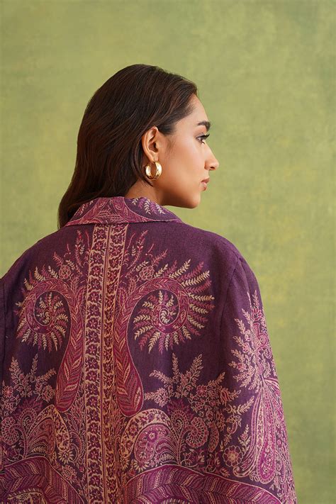 Trendy Purple Paisley: Your New Go-To Cape – INCHING INDIA
