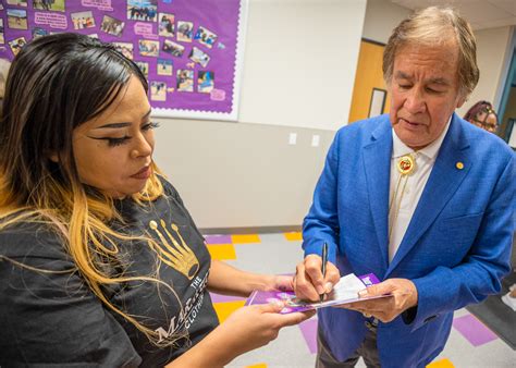 Billy Mills Visits Skyline Gila River High School November 18, 2022 ...