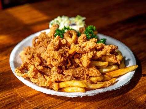 Flo’s Clam Shack - Review - Middletown - Newport - The Infatuation
