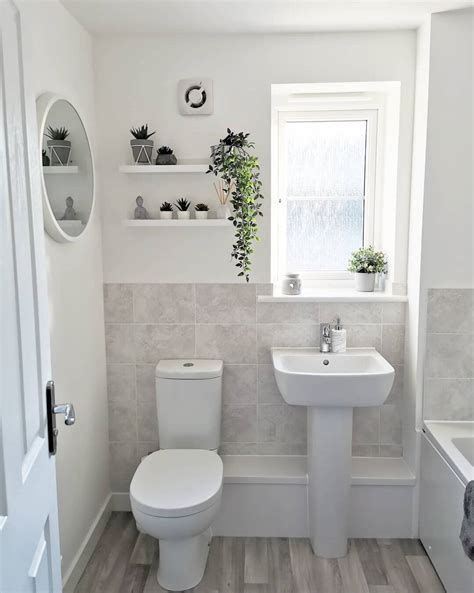 25+ Grey And White Bathroom Ideas: Balancing Minimalism with Comfort ...