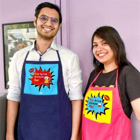 Order online gift for couple from online gift store Indigifts.