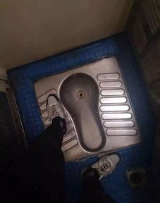 火车上的厕所孔那么小可以大便吗,火车上的厕所孔怎么那么小，大便怎么办？-百答号