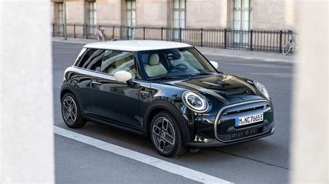 10 Modern Hatchbacks With Amazing Fuel Economy
