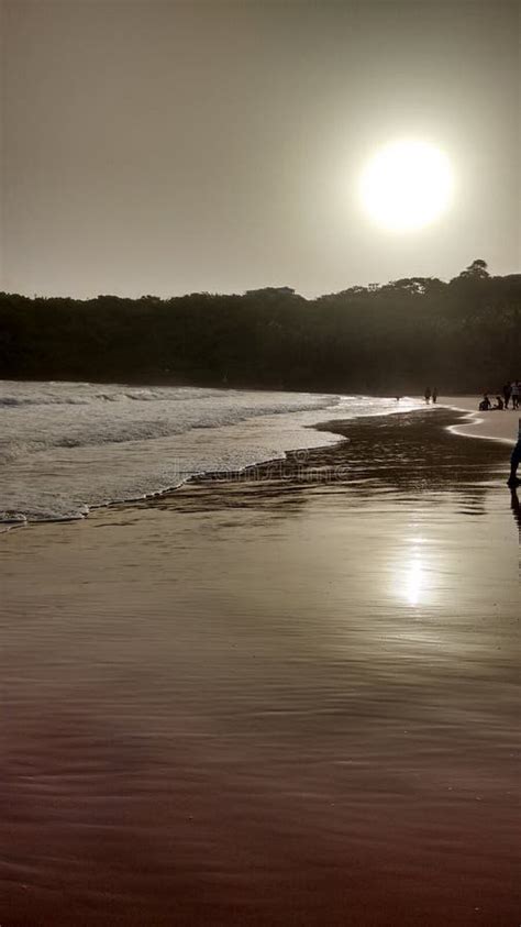 Goa Beach People 的图像结果