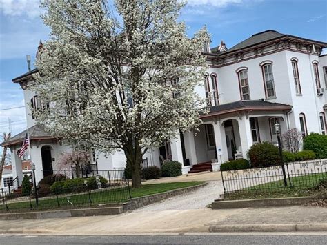 Styninger Funeral Homes - Home