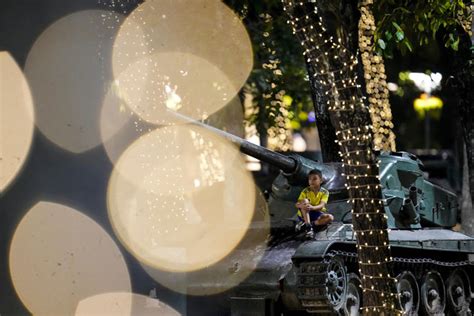 Christmas masses, Santa, and more - how India, London, Russia, other ...