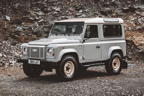 Land Rover Classic celebrates Scotland with Defender Works V8 | CarExpert