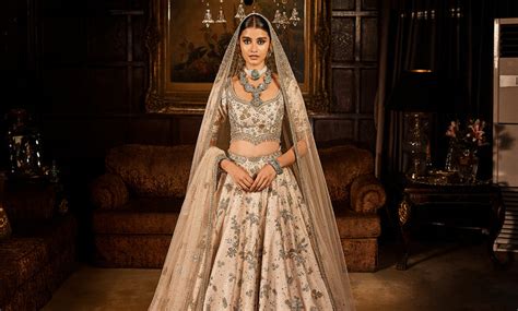 Shop Heavy Designer Suits For Bride, Wedding, Party Wear | Matsya ...