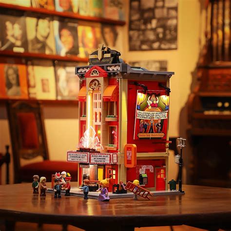 Funwhole/Lumibricks - F9056 - Balcony Theater - 2445 Pieces – BrixBuilders