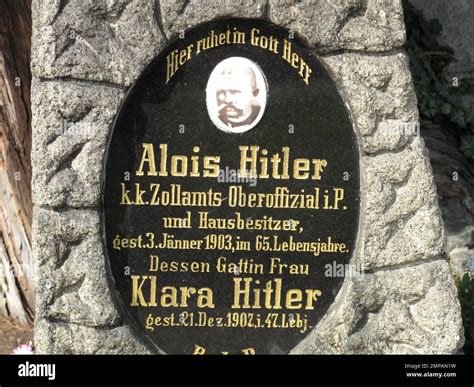 Parents on Adolf Hitler grave Stock Photo - Alamy