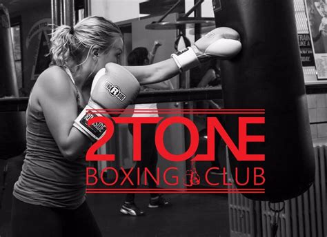 Two Tone Boxing Logo 的图像结果