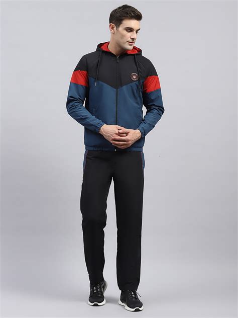 Buy Men Black Solid Hooded Full Sleeve Winter Tracksuit Online in India ...