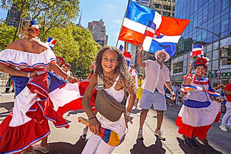 Thousands Celebrate Dominican Day Parade in Midtown