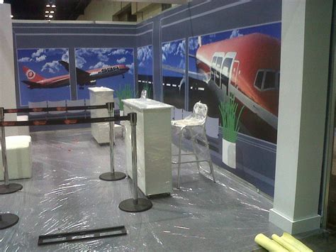 Kira Vélez: Customer Reviews, Stands and Services