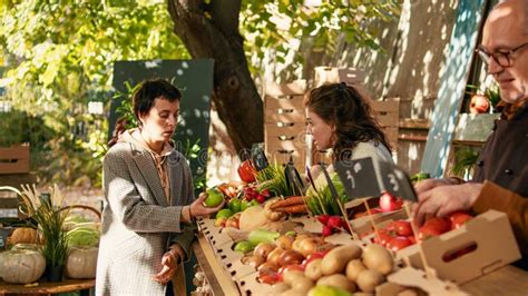 Buy Local Products 的图像结果