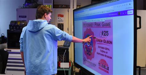 Rezultat imagine pentru Digital Multimedia Design