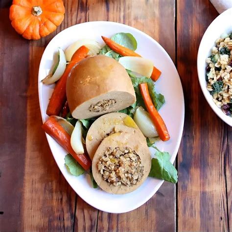25 Vegetarian Thanksgiving Main Dishes (That Aren't Just Pasta)
