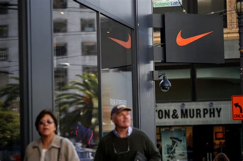 How Much Do Nike's Self-Lacing Sneakers Cost? HyperAdapt 1.0 Shoes Get Price, Release Date | IBTimes