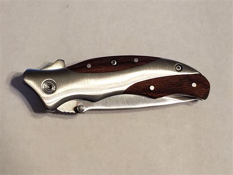 WINCHESTER pocket folding knife, Pocket Clip and partially Serrated ...