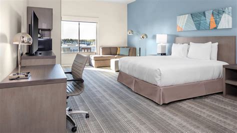 Hotel Photos | Hyatt House Charlotte / Rea Farms