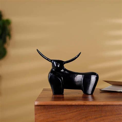 Buy Black Bull Showpiece Online in India | Vaaree