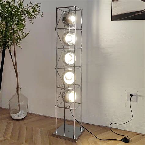 Tower of Spheres Floor Lamp – Vakkerlight