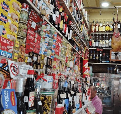 La exquisita nueva vida de colmados, abacerías y coloniales | Negocios ...