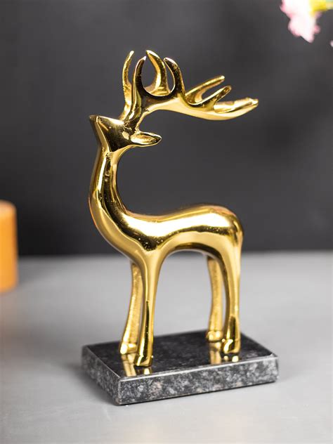 Gold Aluminium Reindeer Figurine - Market99 – MARKET99