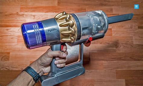 Dyson V11 Absolute Pro Cordless Vacuum Cleaner Review: Form Meets ...