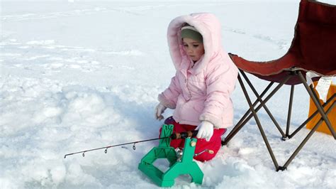 Devils Lake Ice Fishing: Your Comprehensive Guide!