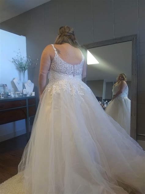 Alana Rose New Wedding Dress Save 20% - Stillwhite