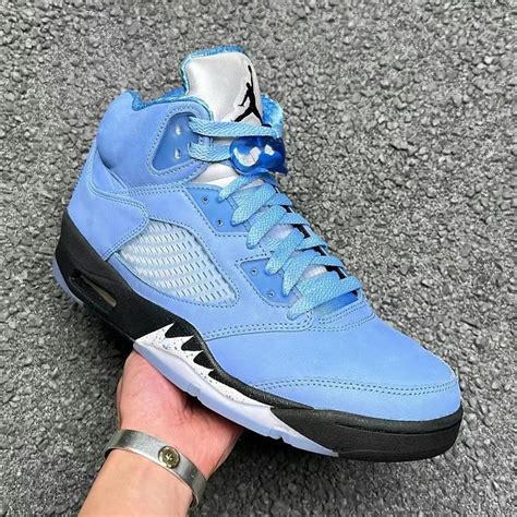 Official Images // Air Jordan 5 "UNC" | Air jordans, Jordan 5, Jordans